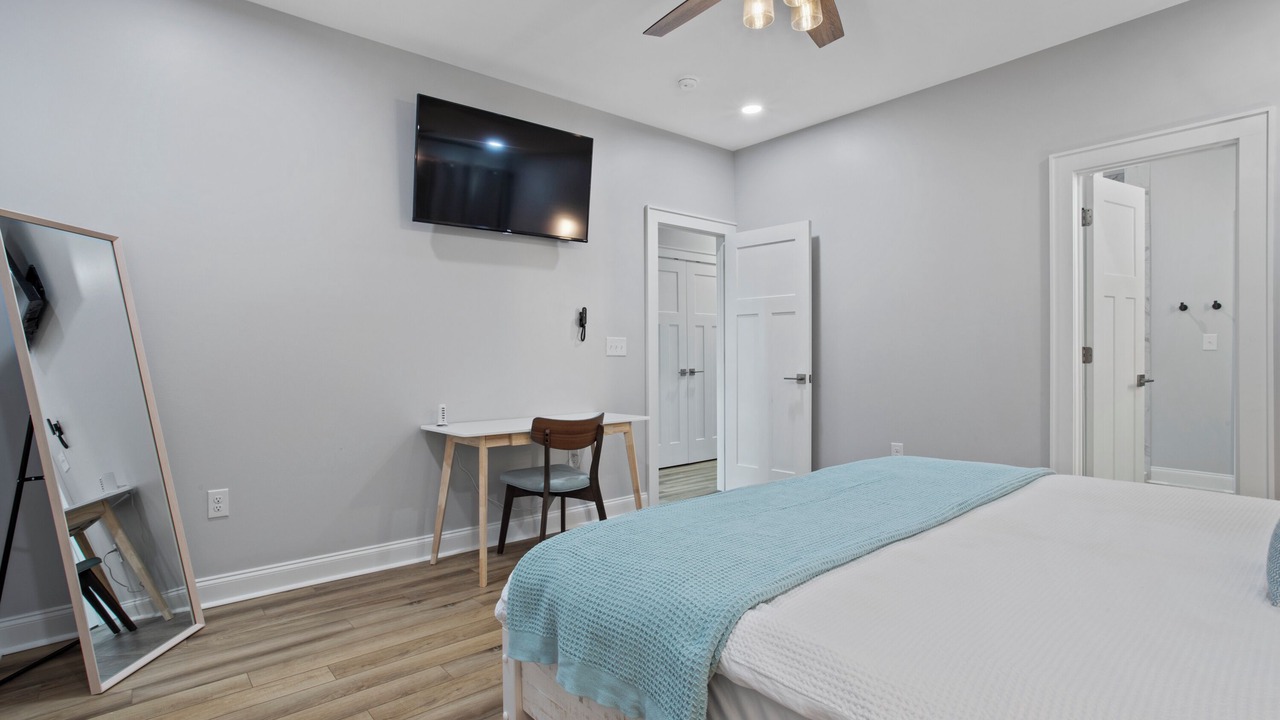 Photo of Bedroom in Henderson Point