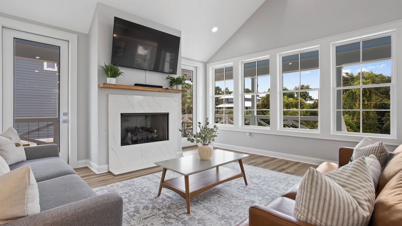 Photo of Livingroom in Henderson Point