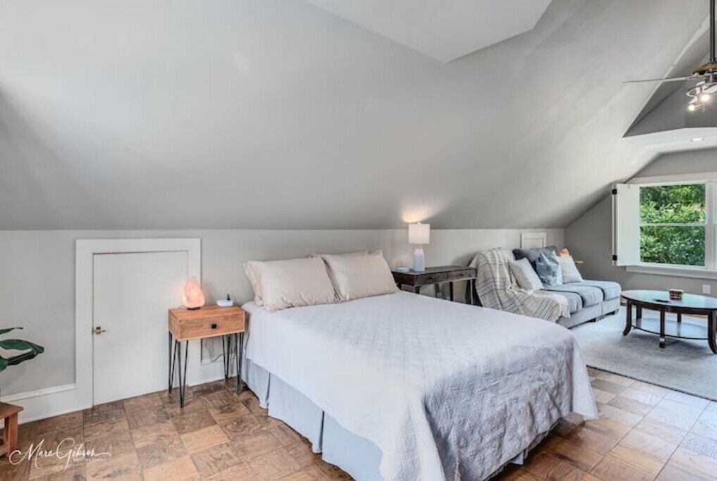 Photo of Bedroom in Broadmoor