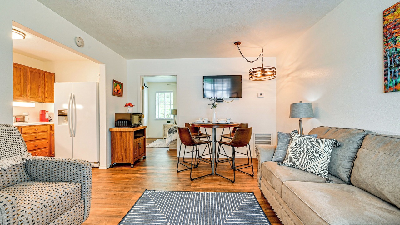 Photo of Livingroom in Broken Bow