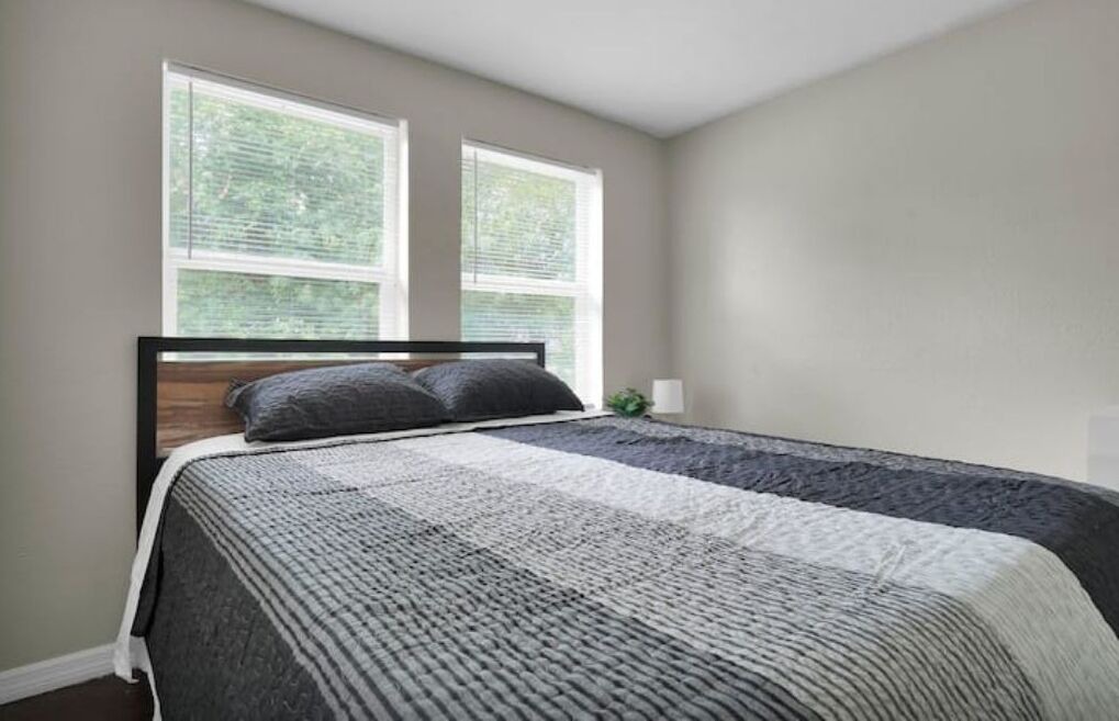 Photo of Bedroom in Lakeshore South
