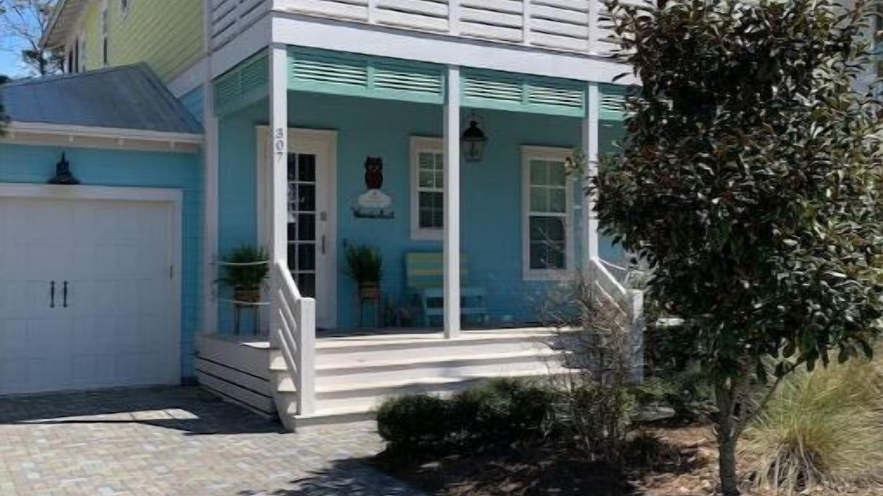 Photo of Outdoor in Lakeside at Blue Mountain Beach