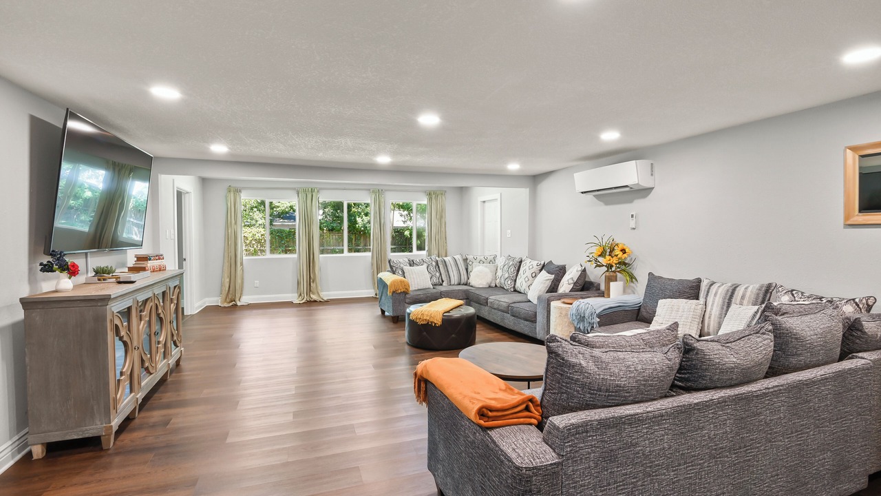 Photo of Livingroom in Long Beach
