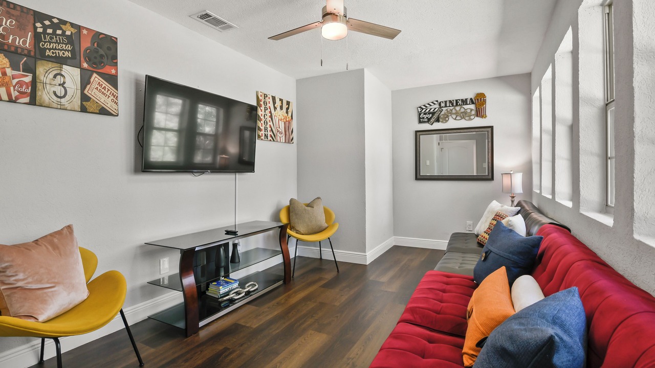 Photo of Livingroom in Long Beach