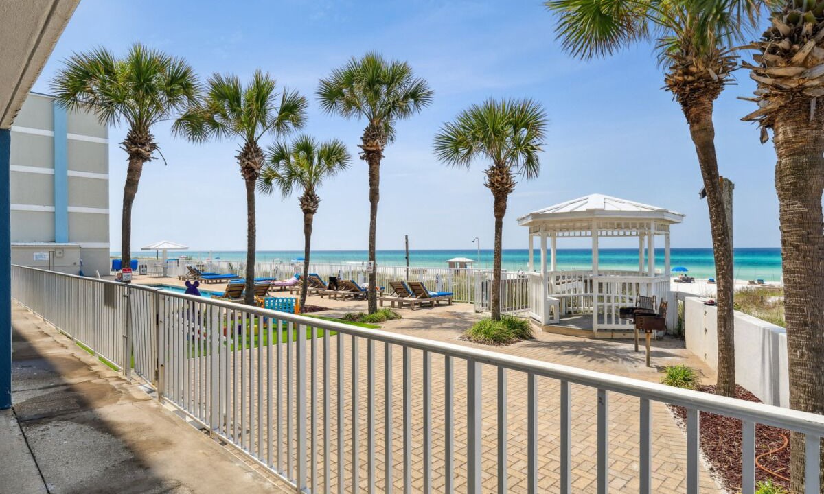 Photo of Patio Balcony in Fort Bay