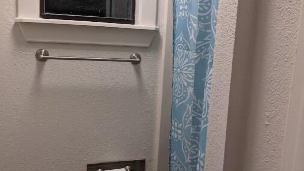 Photo of Bathroom in Scroggins