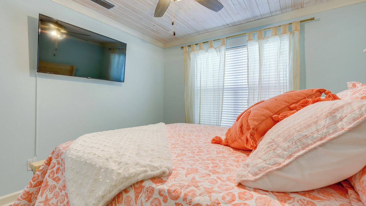 Photo of Bedroom in Dauphin Island