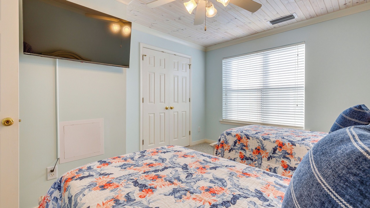 Photo of Bedroom in Dauphin Island