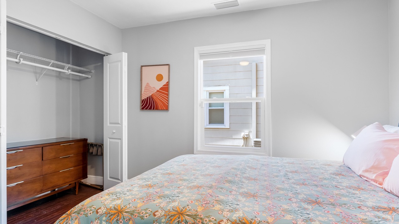 Photo of Bedroom in United Central