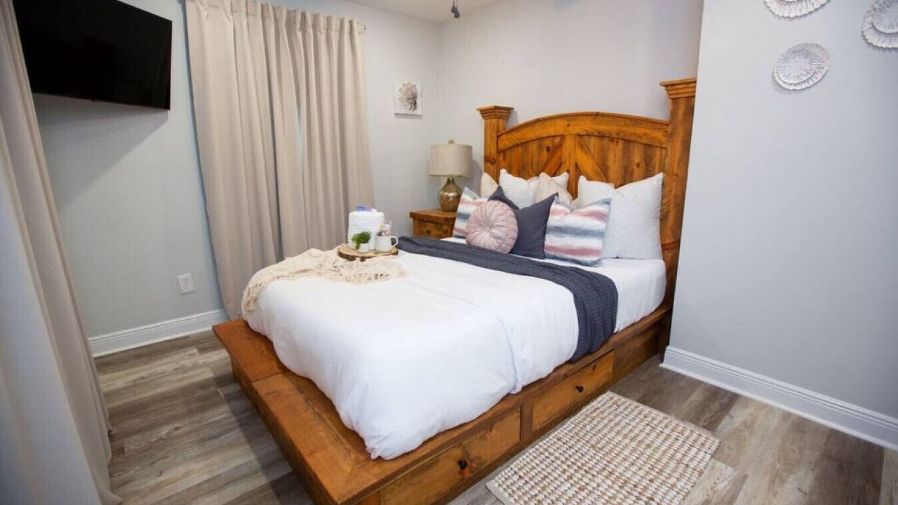 Photo of Bedroom in Long Beach