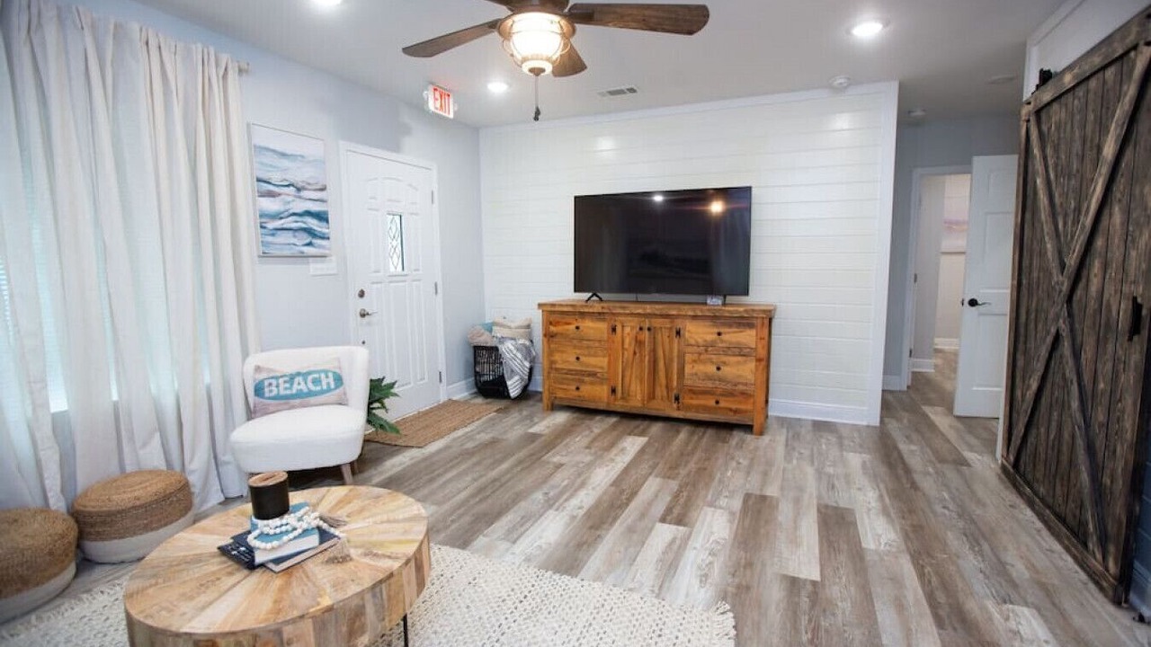 Photo of Livingroom in Long Beach