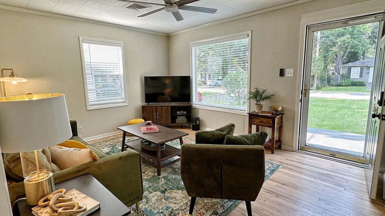 Photo of Livingroom in Monroe