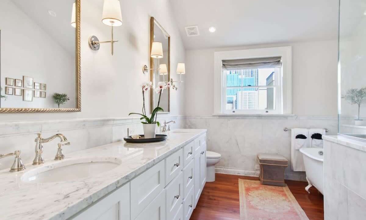 Photo of Bathroom in Central Business District