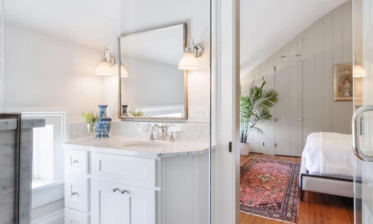 Photo of Bathroom in Central Business District