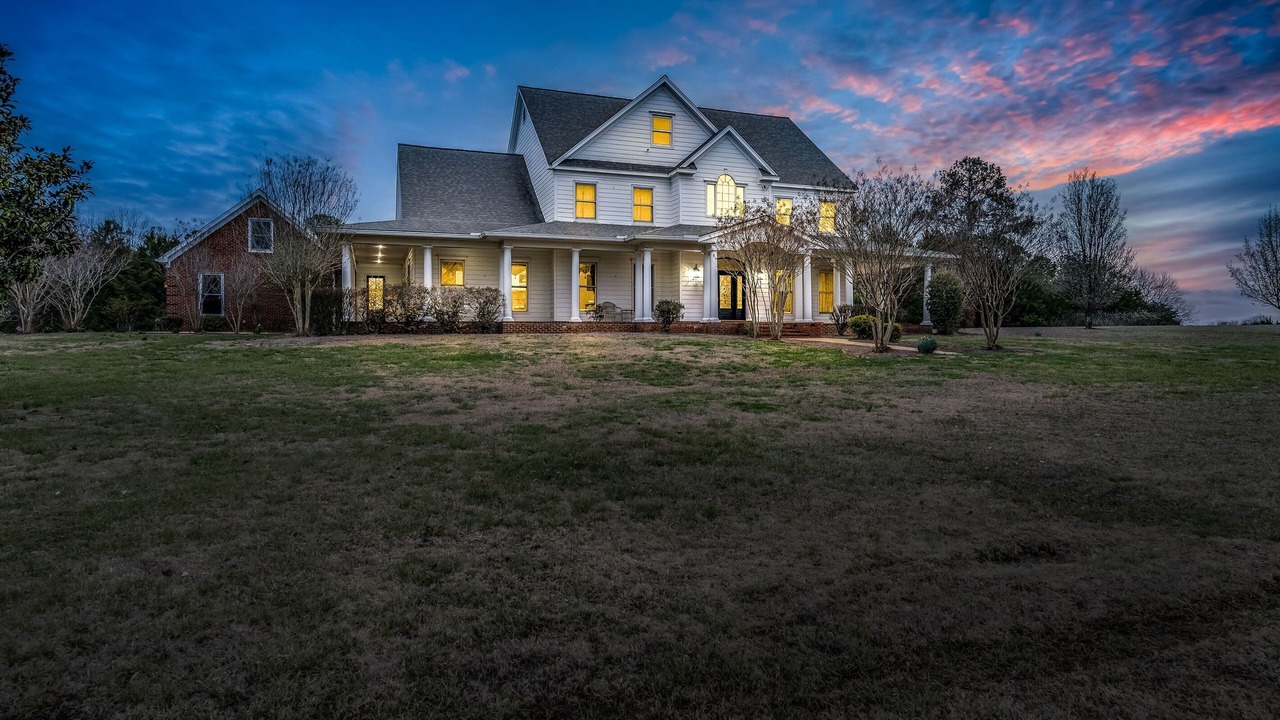 Photo of Outdoor in Mayhew