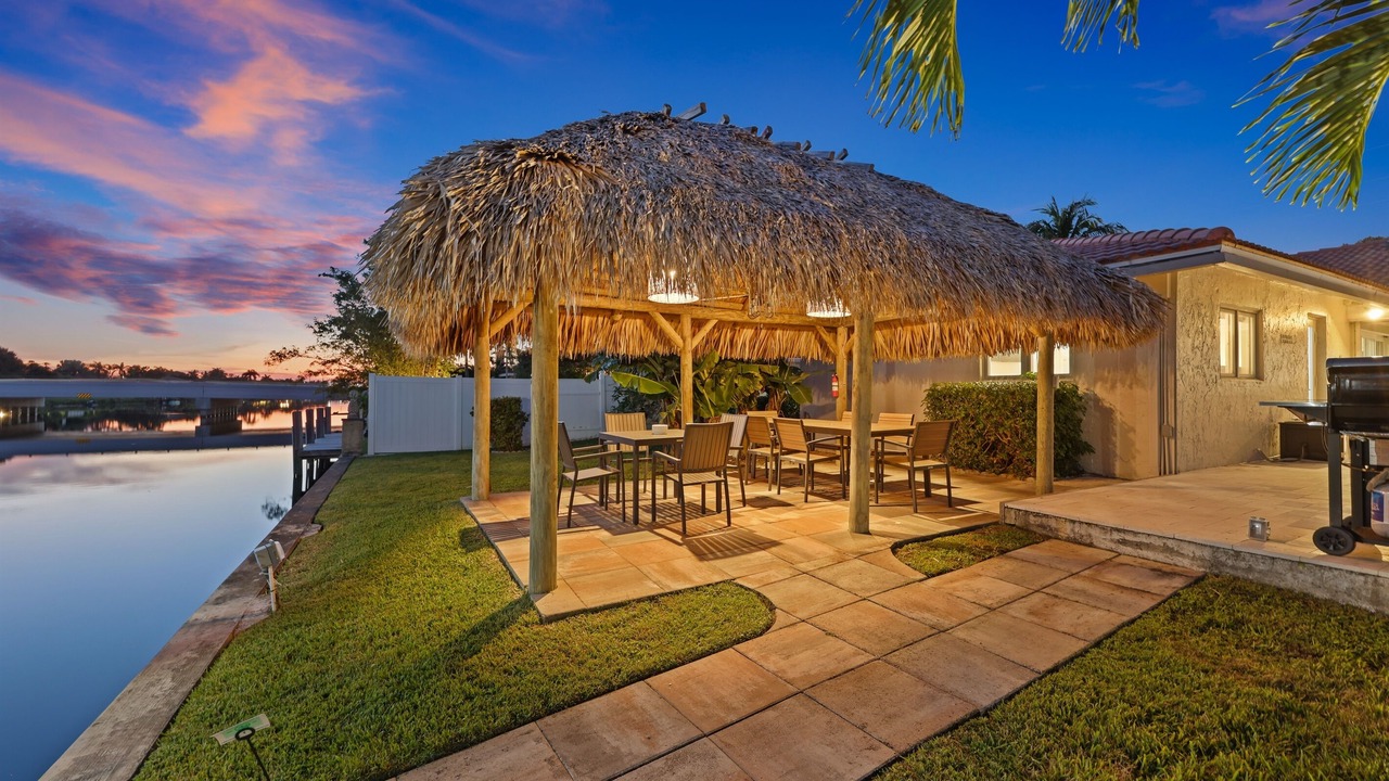 Photo of Outdoor in Tropic Palms