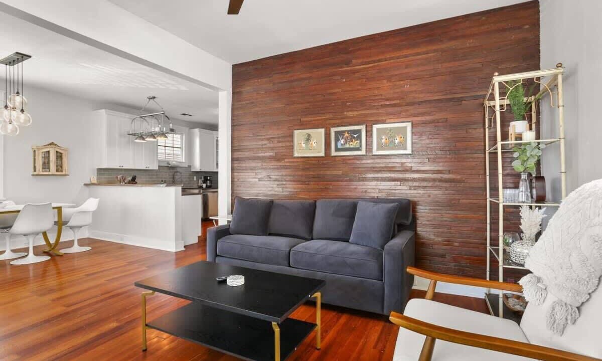Photo of Livingroom in Esplanade Ridge