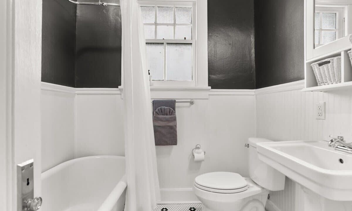 Photo of Bathroom in Esplanade Ridge