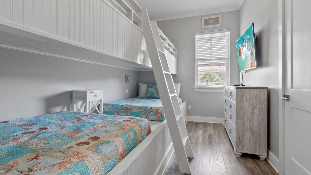 Photo of Bedroom in Emerald Waters Village