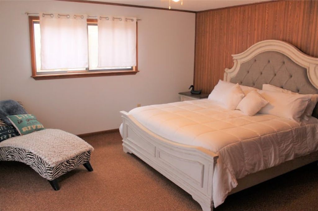 Photo of Bedroom in Karnack