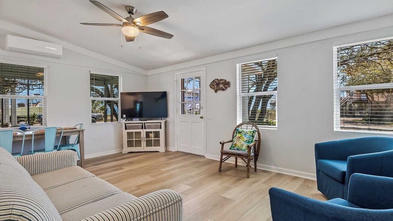 Photo of Livingroom in Alligator Point