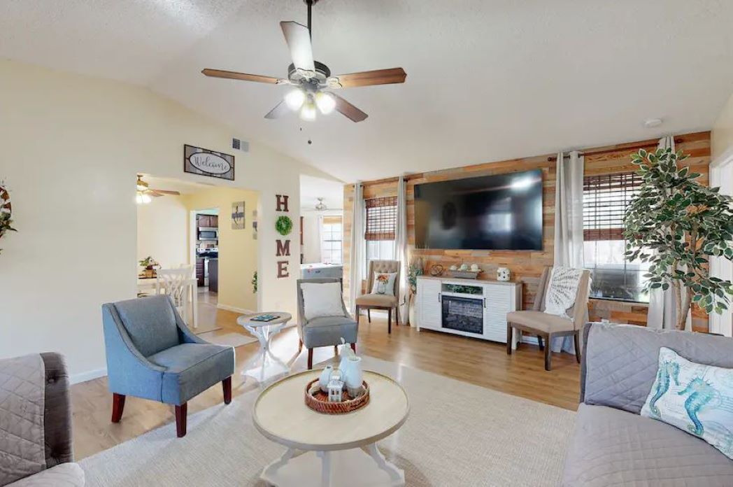 Photo of Livingroom in North Northwest Pensacola