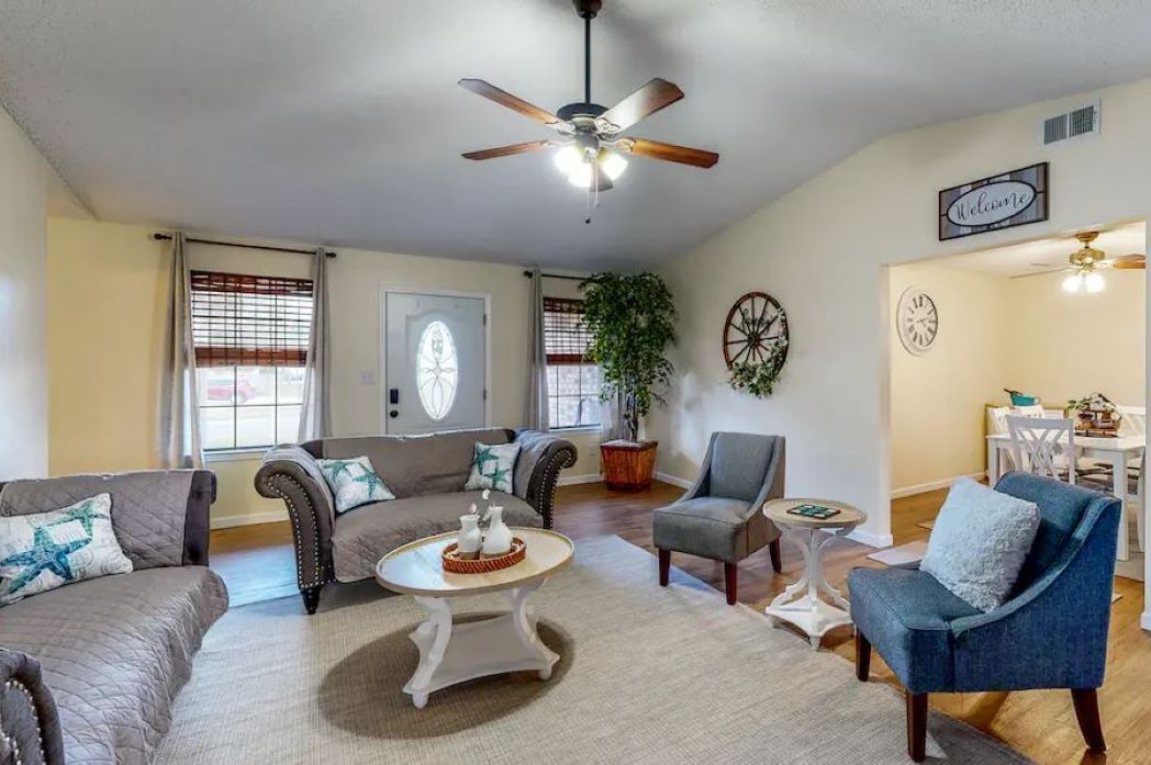 Photo of Livingroom in North Northwest Pensacola