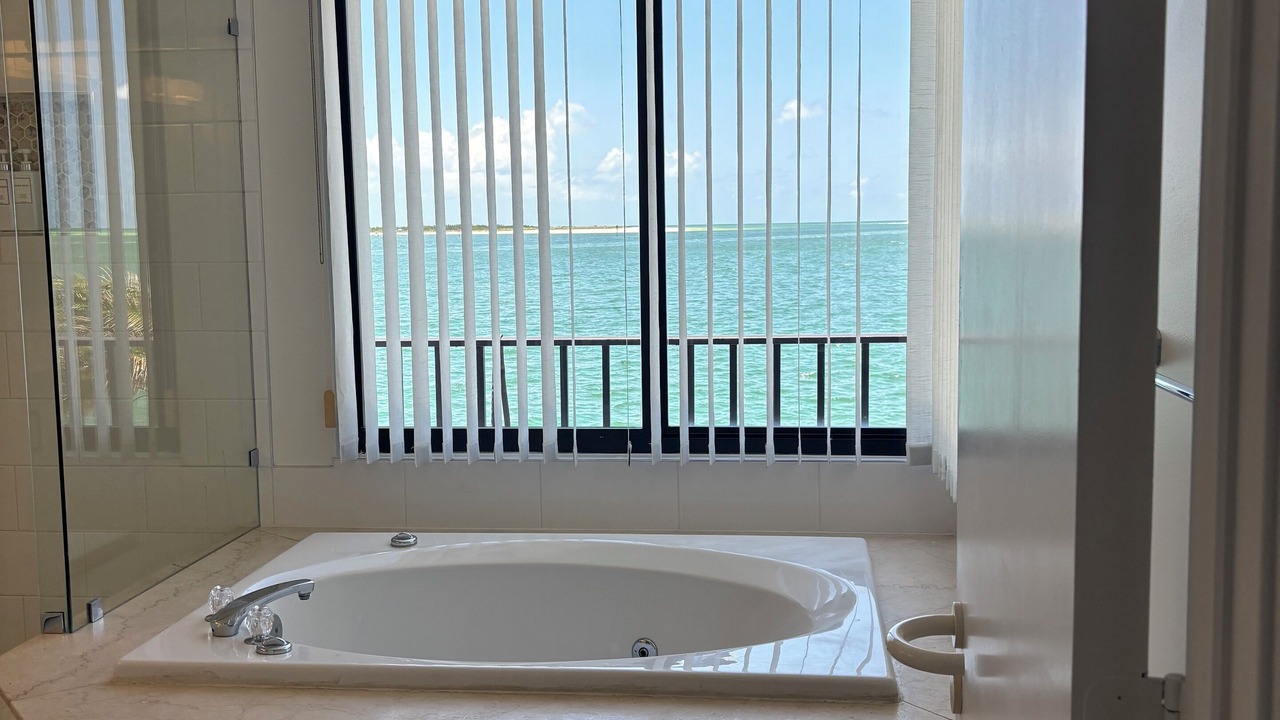 Photo of Bathroom in Isles of Capri