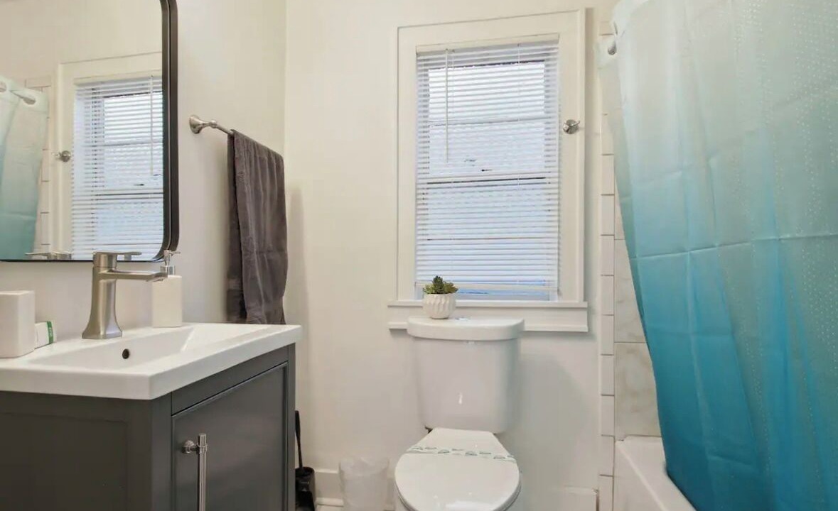 Photo of Bathroom in South 7th Ward