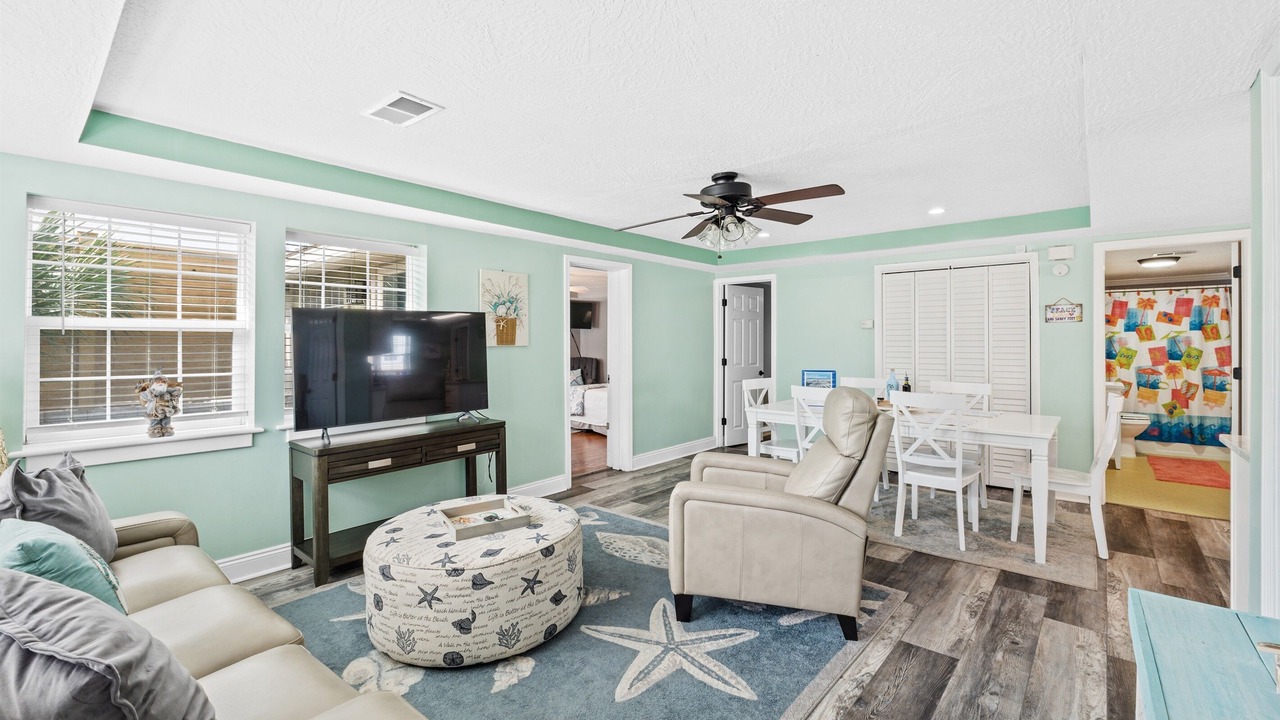 Photo of Livingroom in Bid-a-wee Beach