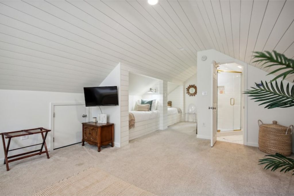 Photo of Bedroom in Mandeville