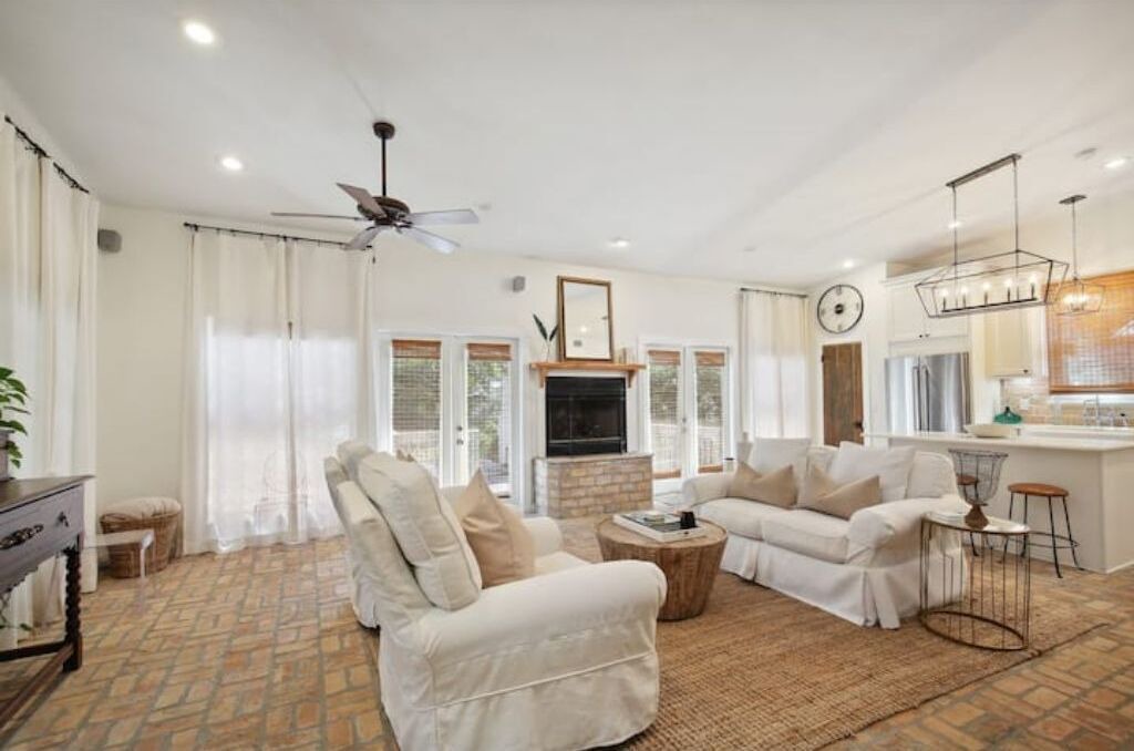 Photo of Livingroom in Mandeville