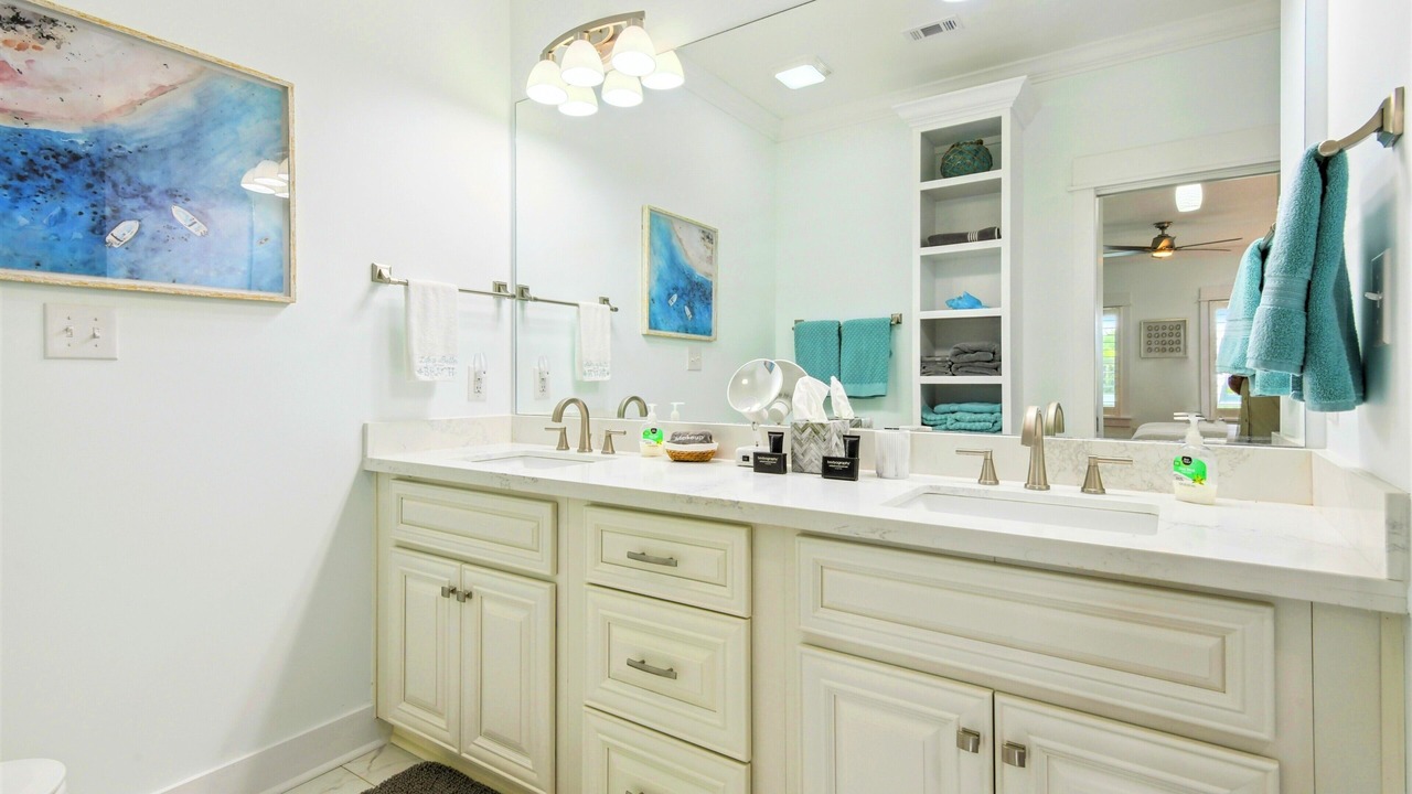 Photo of Bathroom in Long Beach