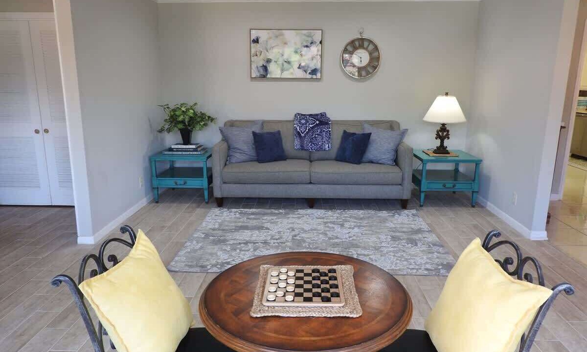 Photo of Livingroom in Braeswood Place