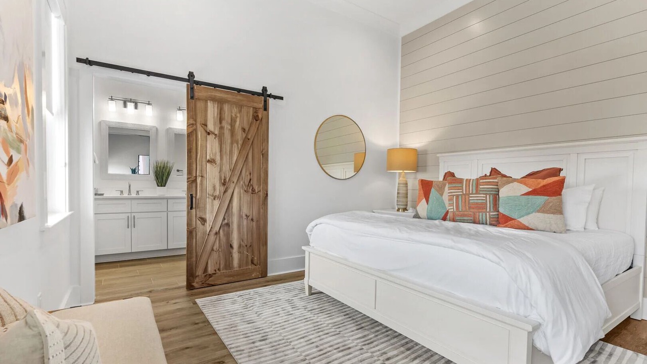 Photo of Bedroom in Gulfview Heights