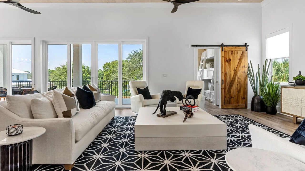 Photo of Livingroom in Gulfview Heights