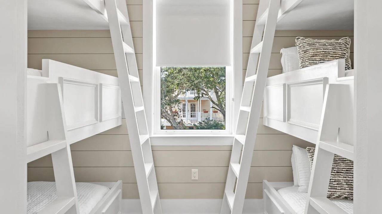 Photo of Bedroom in Gulfview Heights