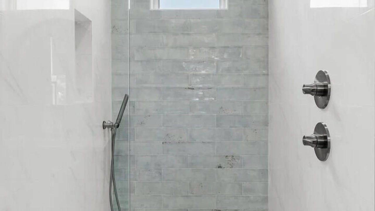 Photo of Bathroom in Gulfview Heights