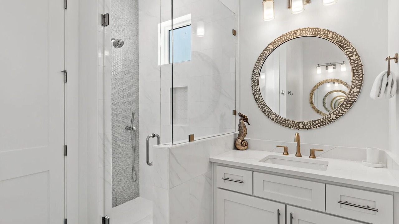 Photo of Bathroom in Gulfview Heights