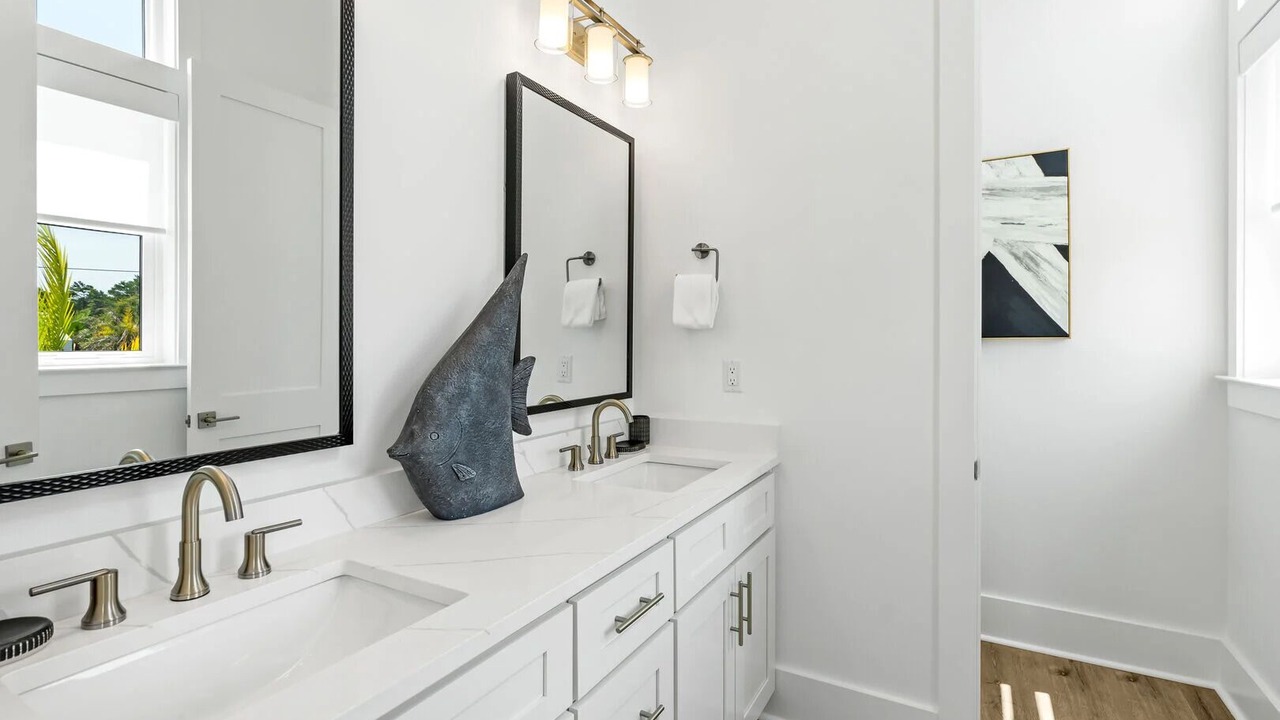 Photo of Bathroom in Gulfview Heights
