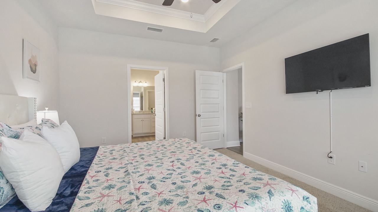 Photo of Bedroom in Upper Grand Lagoon