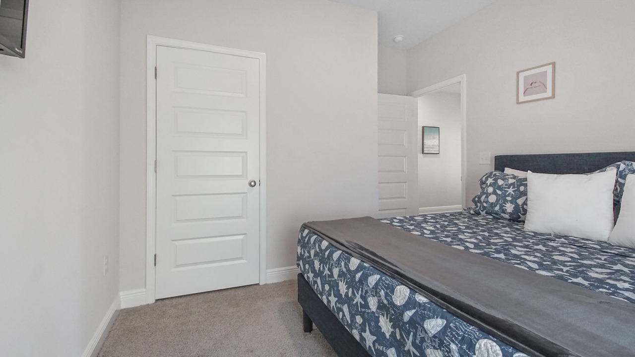 Photo of Bedroom in Upper Grand Lagoon