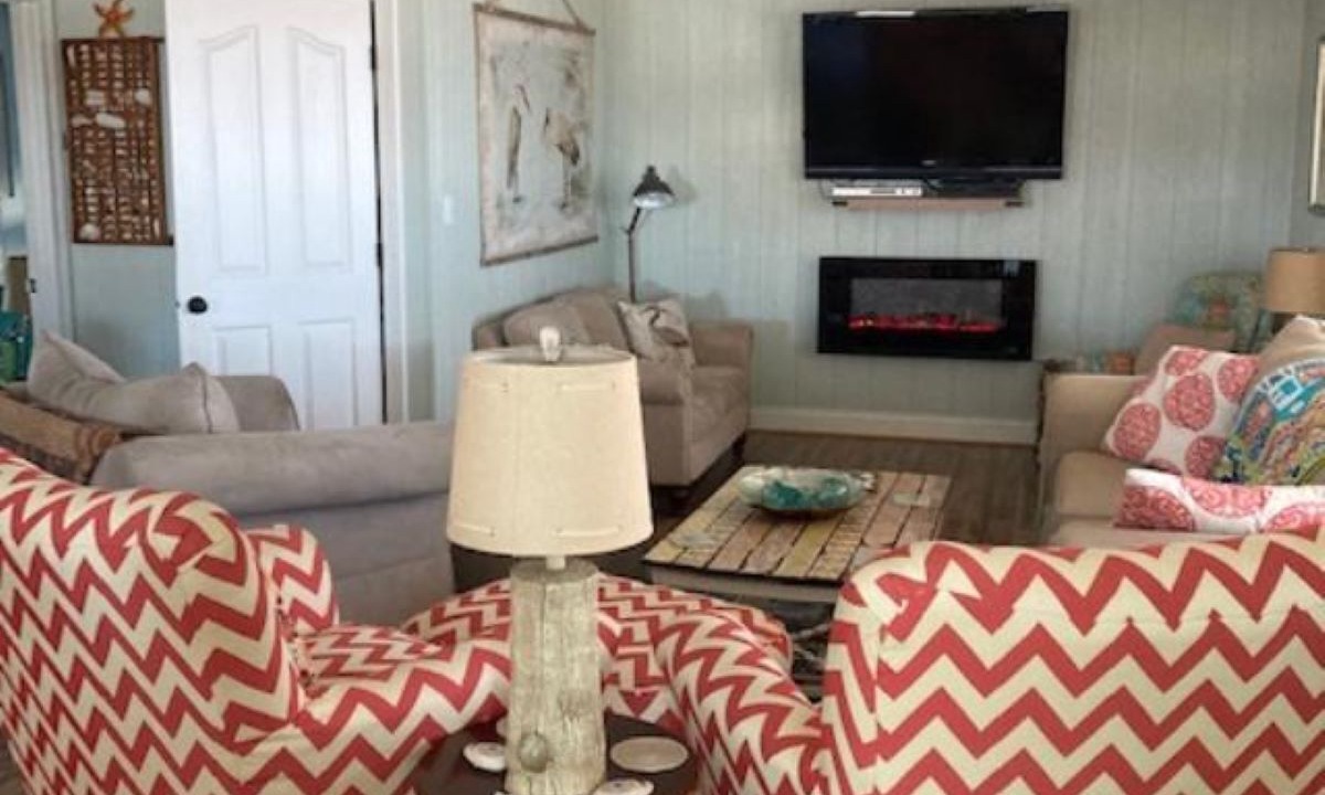 Photo of Livingroom in Lakeview  Jefferson County