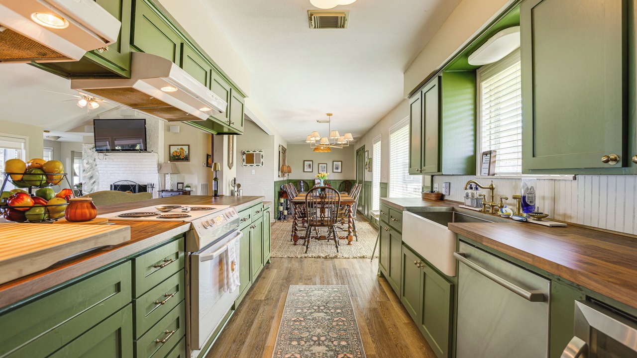 Photo of Kitchen in West Livingston