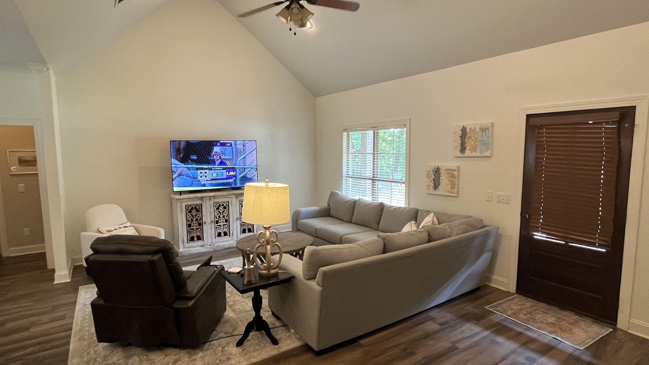 Photo of Livingroom in Starkville
