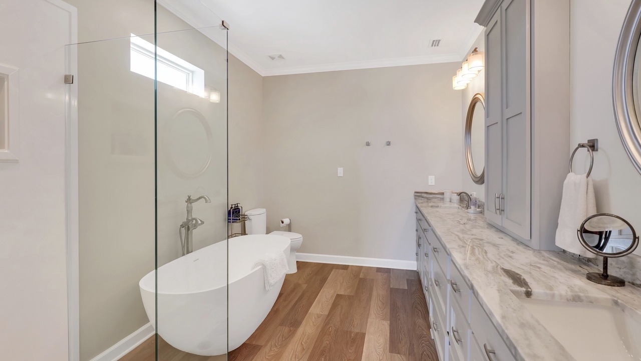 Photo of Bathroom in Dauphin Island