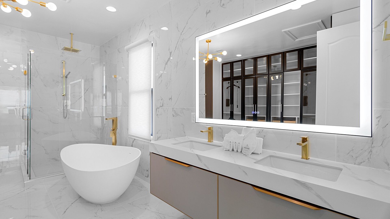Photo of Bathroom in Holiday Isle