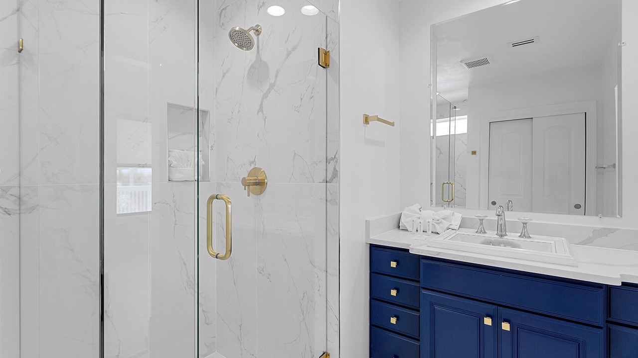 Photo of Bathroom in Holiday Isle