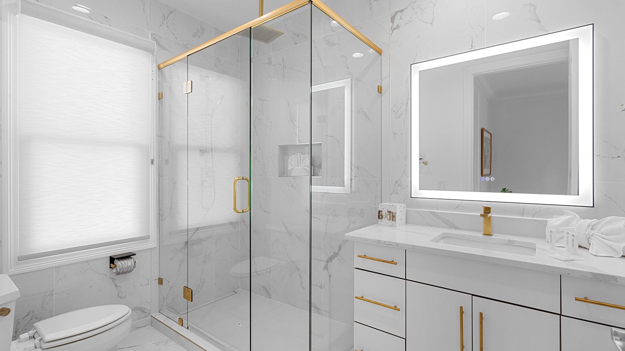 Photo of Bathroom in Holiday Isle