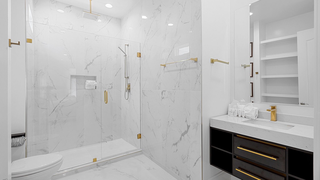 Photo of Bathroom in Holiday Isle